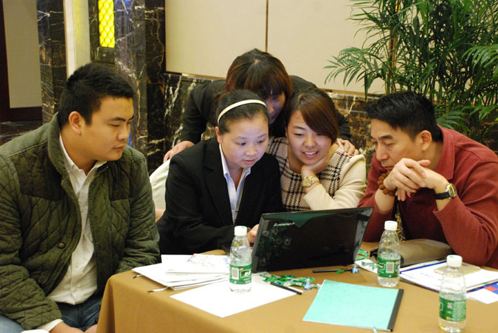 高瞻遠矚，移攬?zhí)煜? 2014年百度移動推廣峰會會議報道